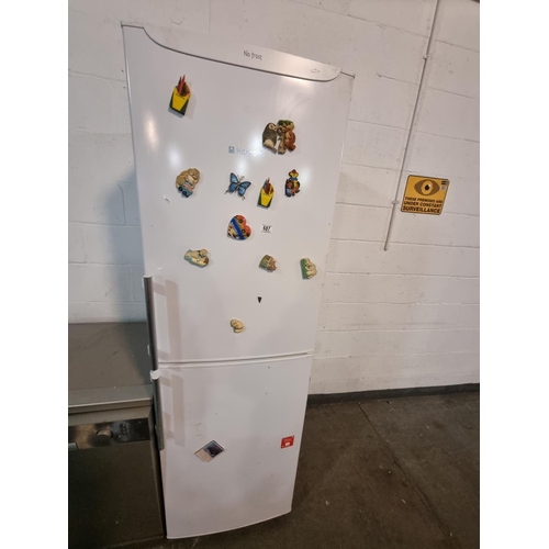 687 - A Hotpoint fridge freezer