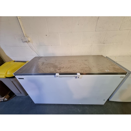 694 - A Tefcold 1500mm chest freezer (nearly new condition)