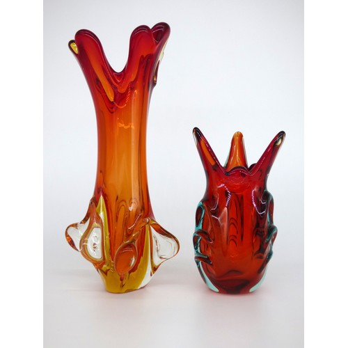 11 - Two Murano sommerso vases, the taller by Fratelli Toso.
Heights 17 and 28cm