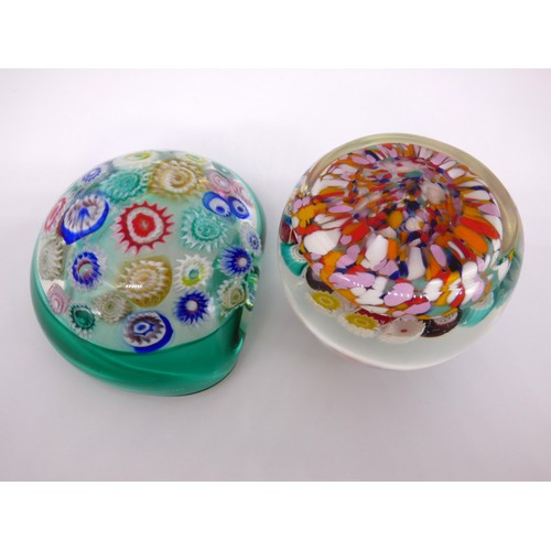 78 - Archimede Seguso Incalmo bowl and paperweight with millefiori, Murano Italy 1960s.
Diameters 8 and 1... 