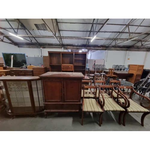 550 - Mahogany media cabinet, display cabinet and 6 mahogany chairs including 2 carvers