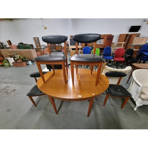 583 - A Schrieber dining table and 4 chairs