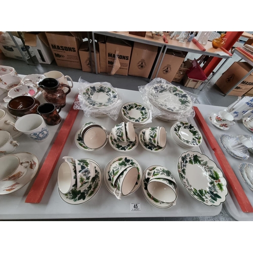 45 - A Spode Green Garland part tea/dinner service - 32 pieces in total