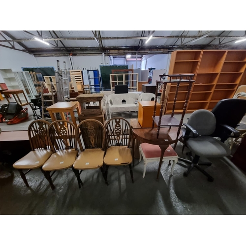 325 - 4 Oak wheelback dining chairs, a bedroom chair, a Lloyd Loom style chair, a side table, etc