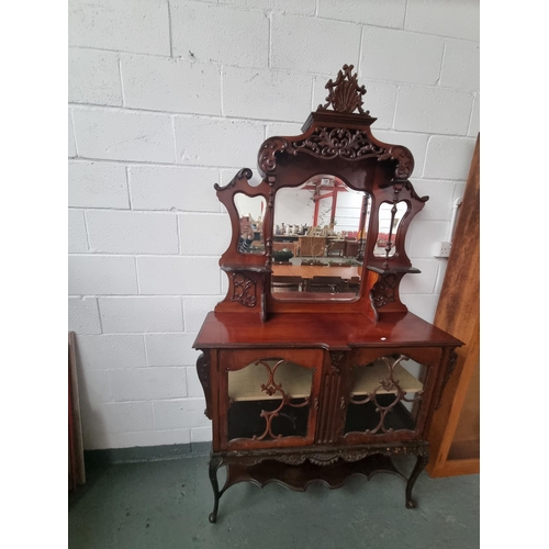 130 - A mahogany mirrored back dresser