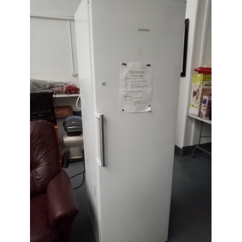 487 - A Siemens freezer