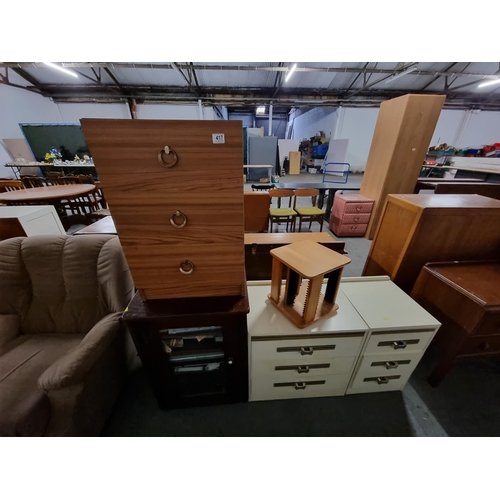 417 - Mixed furniture to include chest of drawers, bedside cabinet etc