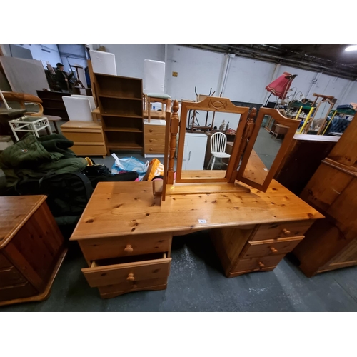 441 - Pine dressing table and triple mirror