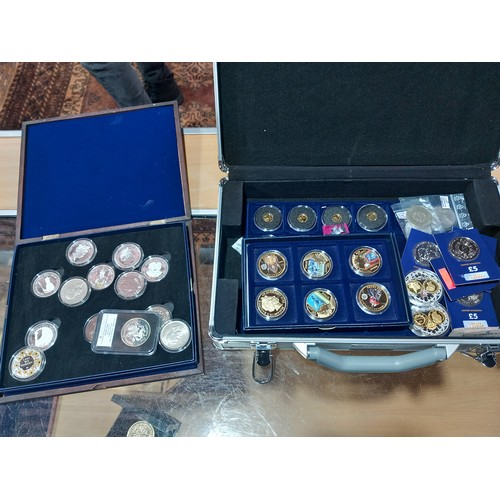 235 - A large collection of collectors coins and commemorative coins