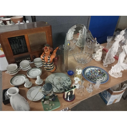 480 - Figurines, triple mirror, vintage Bush radio, etc