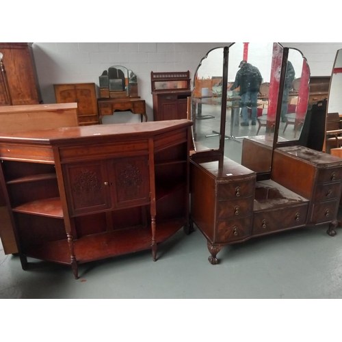 119 - A mahogany sideboard and a triple mirror dressing table