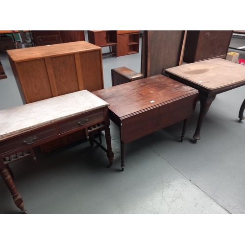 137 - A marble top washstand, Pembroke and a mahogany dining table