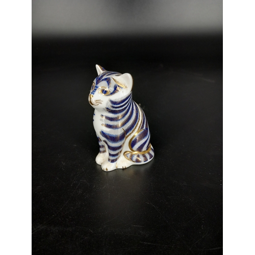 202 - A Royal Crown Derby cat paperweight with gold stopper (perfect condition)