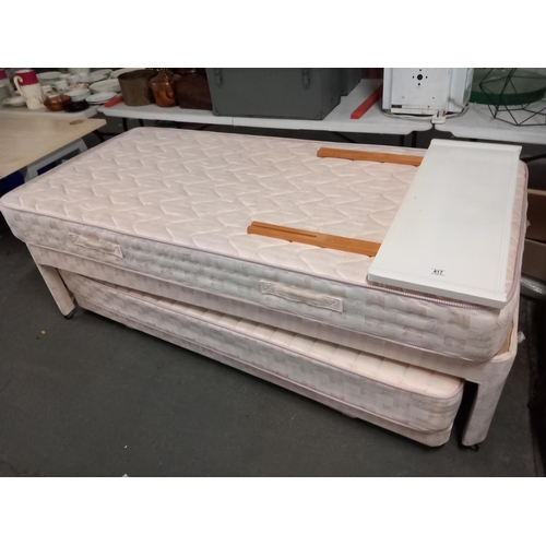 417 - A 3 in 1 guest pull out bed with mattress