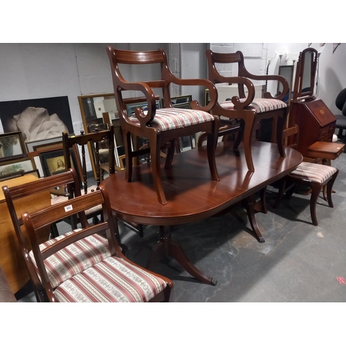 480 - A mahogany dining table and 6 chairs