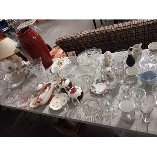 453 - Large quantity of glassware in China