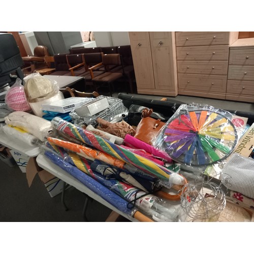 326 - Large Quantity Of Brand New Mixed Items Including Umbrellas, Clocks, Bed Sheets, Light Bulbs, Light ... 