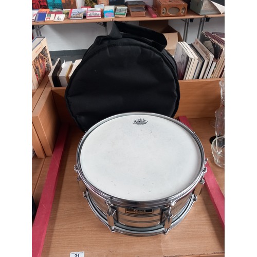 31 - A Pearl export snare drum