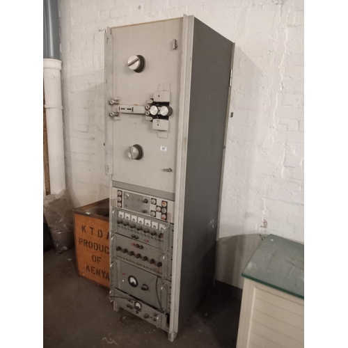 687 - Vintage recording equipment to include amplifiers, reel to reel tap - housed in a metal cabinet toge... 