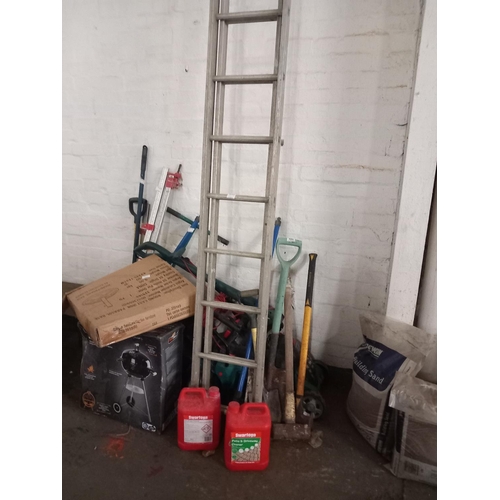 688 - An aluminium step ladder, barbecue, gardening tools etc