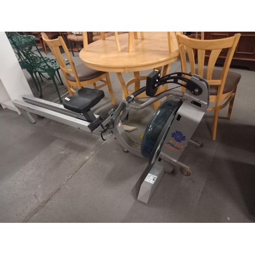 379 - A fluid E316 rowing machine