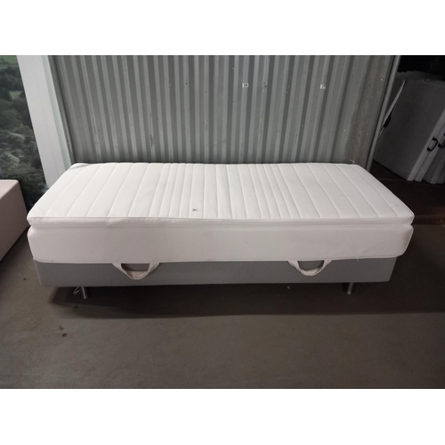 383 - A  Sultan single bed