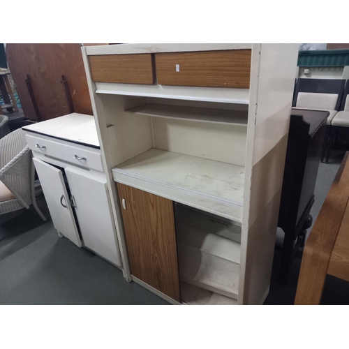 423 - Two kitchen cabinets
