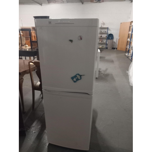 434 - A Candy fridge freezer