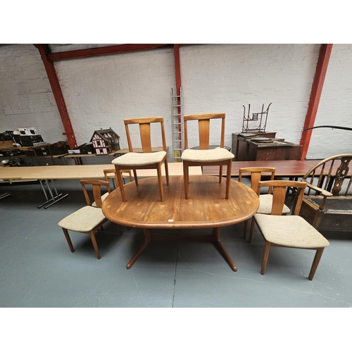 152 - A Vamdrup Stolefabrik teak dining table and six chairs