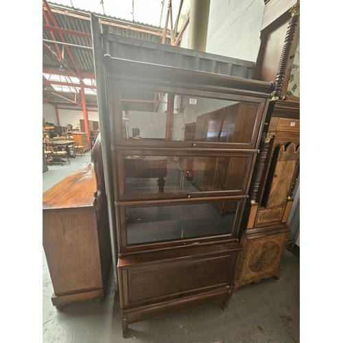 171 - A four section Globe Wernicke style bookcase