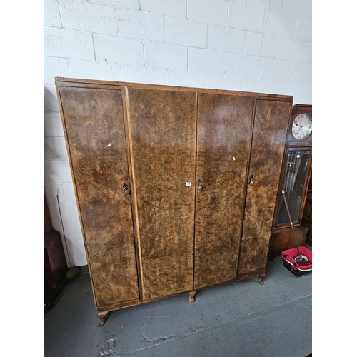 174 - A burr walnut Excelsall triple wardrobe with swivel ends
Measurements:
Height 188cm
Width 168cm
Dept... 