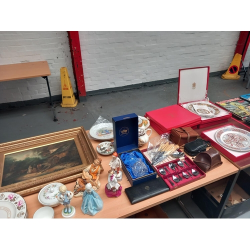 79 - Spode boxed collectors plates (celtic collection), Royal Worcester figurines, vintage cameras, frame... 