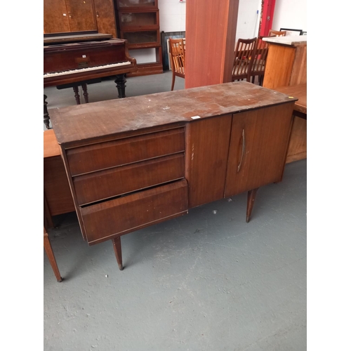 124 - A small mid-century sideboard