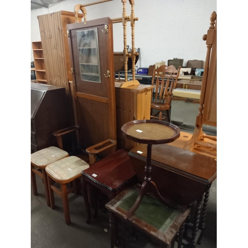 364 - An oak bureau, hallstand, wine table, small drop leaf table etc