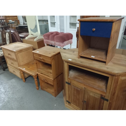 391 - Three pine bedside cabinets, chest of drawers etc