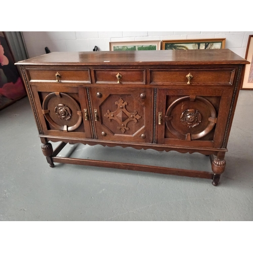 152 - An oak 1920s sideboard