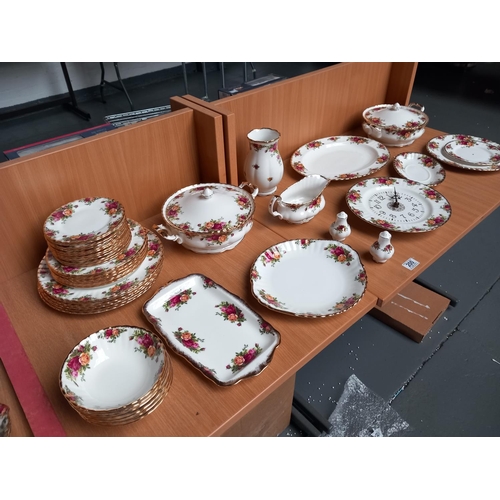 200 - A Royal Albert Old Country Roses part dinner service - over 40 pieces