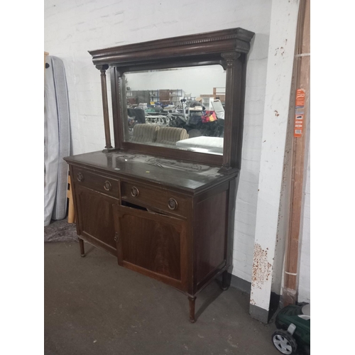 644 - A mahogany mirrored back dresser