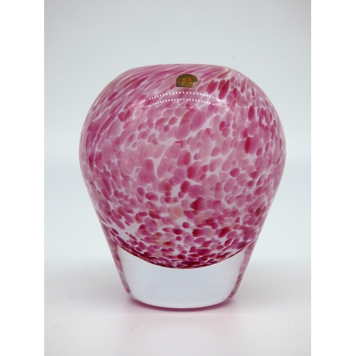 28 - Wedgwood Glass Snowflake and Studio vases designed by Ronald Stennett Willson circa 1970.

Original ... 