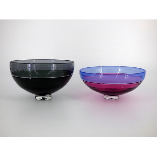 81 - Bob Crooks, two threaded bowls, dark green with black and pink with blue.

Engraved signatures Bob C... 