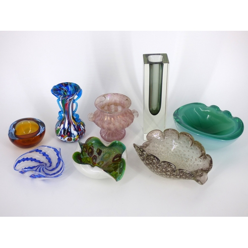 97 - Murano, three vases and five bowls.

Vase heights 14 to 21cm, bowl diameters 9 to 17cm.