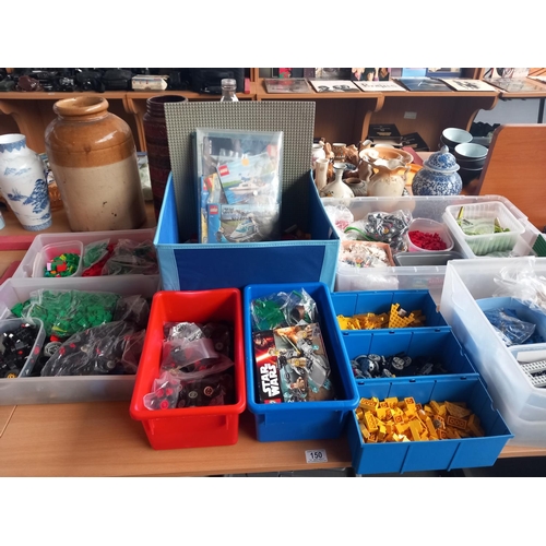 150 - A large quantity of Lego