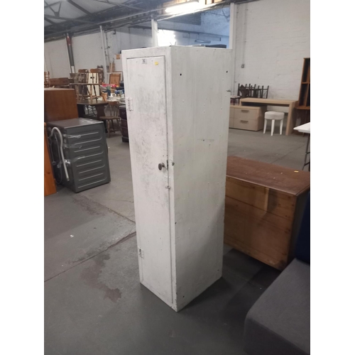 382 - A metal locker