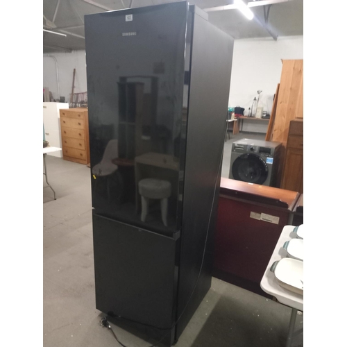 423 - A Samsung fridge freezer