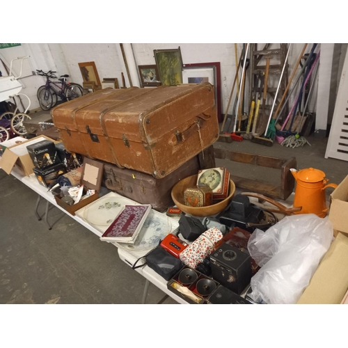 442 - Vintage items to include watches, jewellery, boxed Caithness glass, travel trunks etc