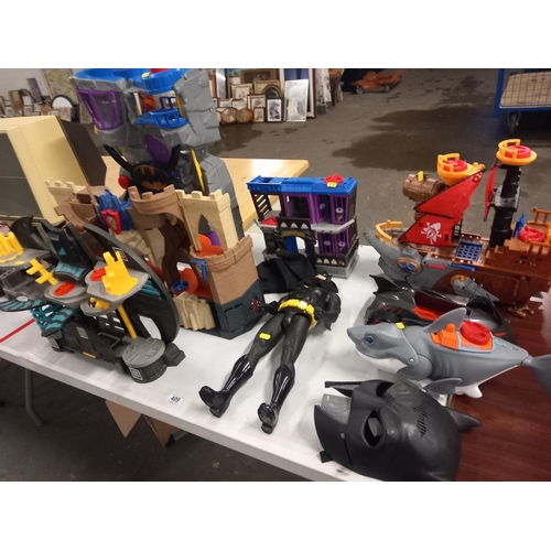 409 - Quantity of Imaginext DC comics toys