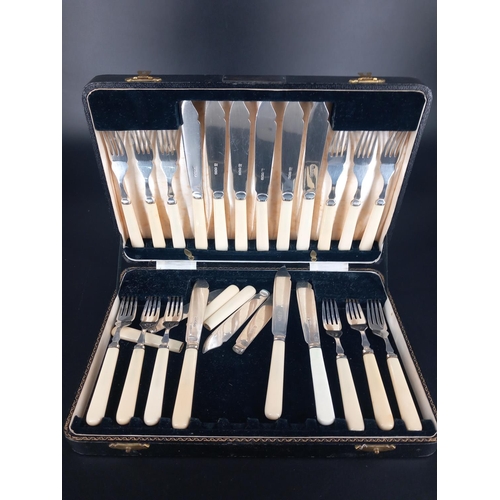 230 - A boxed set of six hallmarked silver fish knives and forks with bone handles - hallmarks for Sheffie... 