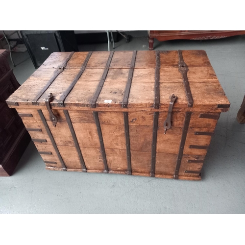 88 - Ab 18th century metal bounded dowry/marriage chest

26.5 inches high
47 inches length
26.5 inches de... 