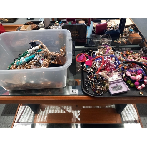 225 - A quantity of costume jewellery