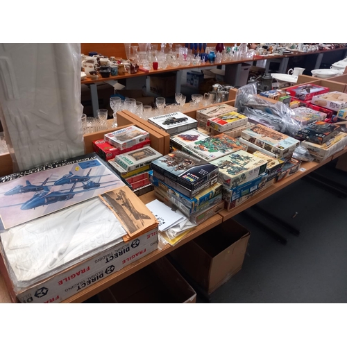 34 - A large collection of airfix and other model kits